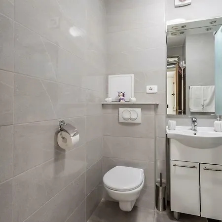 Maja Apartment *